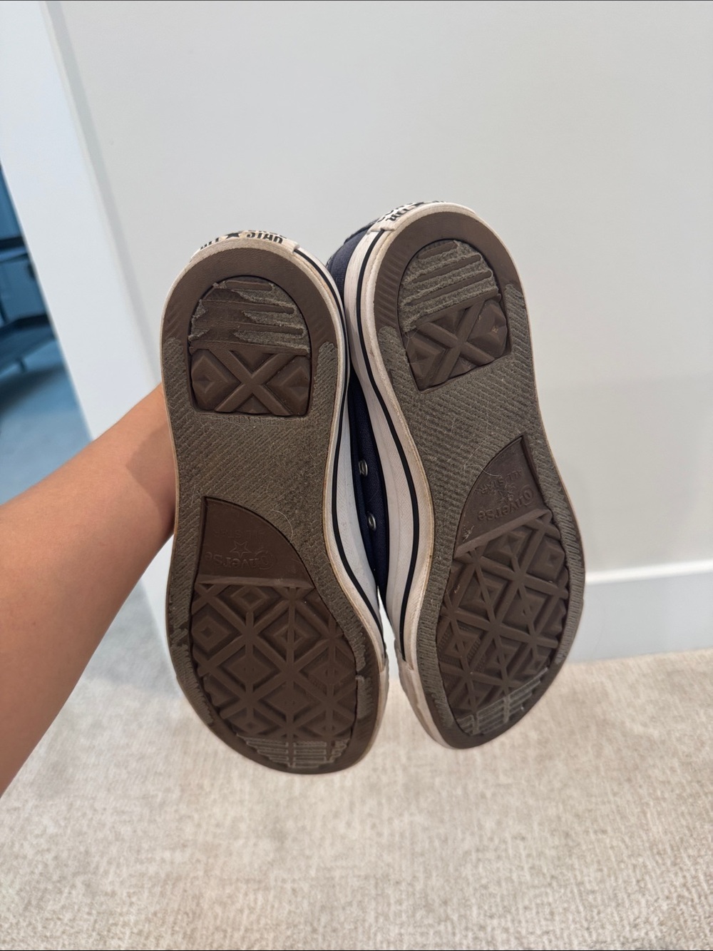 Converse • Chuck Taylor All Star Low Top Canvas Oxford Sneakers in Navy - Picture 9 of 10